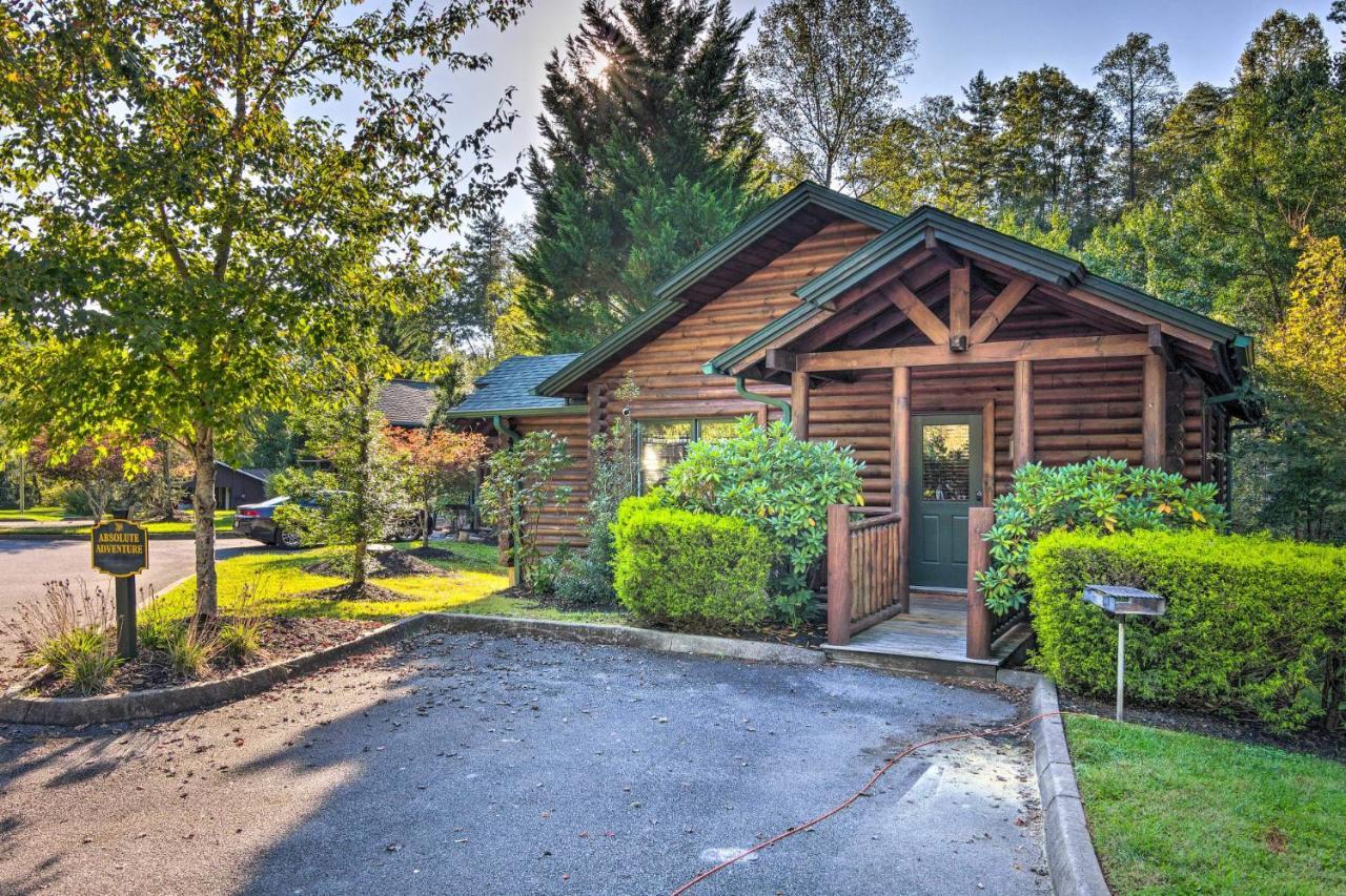 Dog Friendly, Romantic Mtn Getaway Hot Tub Pool Gatlinburg Eksteriør billede