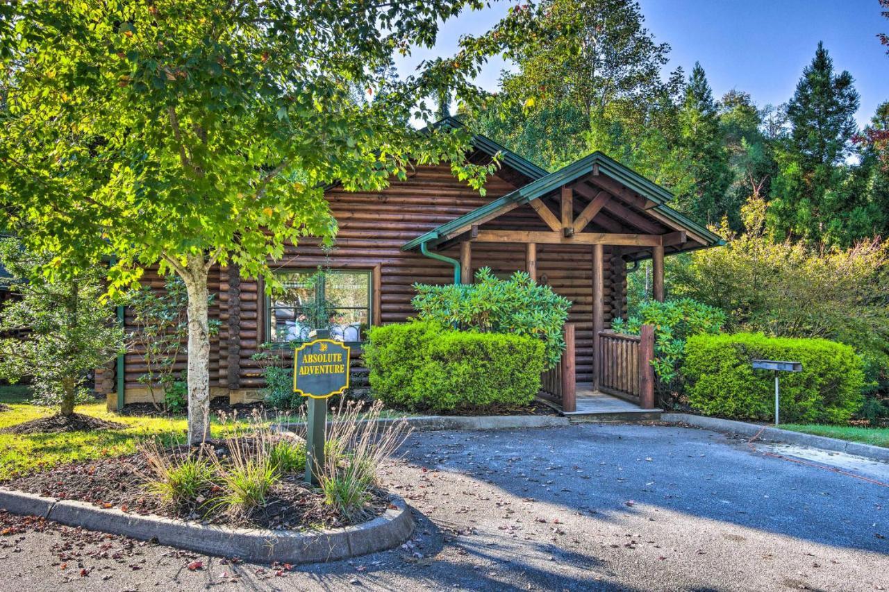 Dog Friendly, Romantic Mtn Getaway Hot Tub Pool Gatlinburg Eksteriør billede