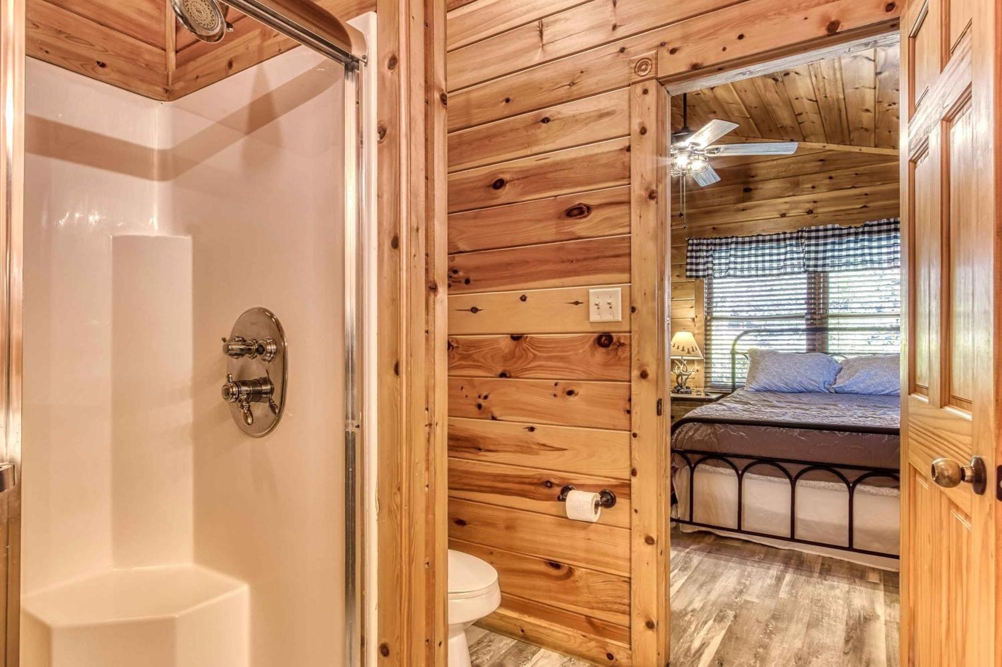 Dog Friendly, Romantic Mtn Getaway Hot Tub Pool Gatlinburg Eksteriør billede
