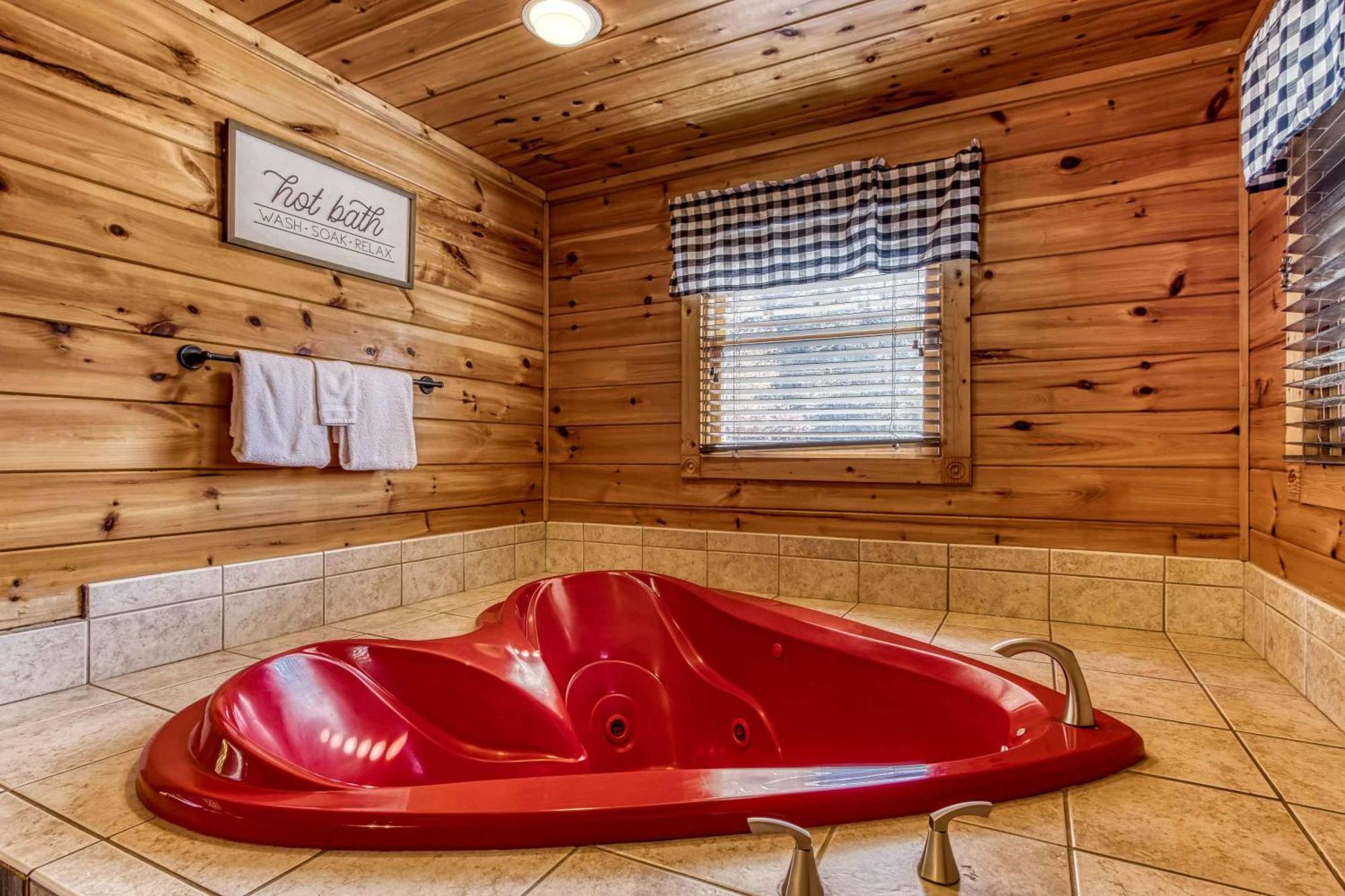 Dog Friendly, Romantic Mtn Getaway Hot Tub Pool Gatlinburg Eksteriør billede