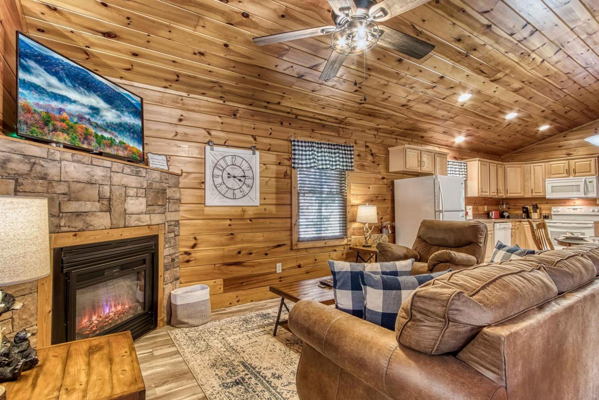 Dog Friendly, Romantic Mtn Getaway Hot Tub Pool Gatlinburg Eksteriør billede